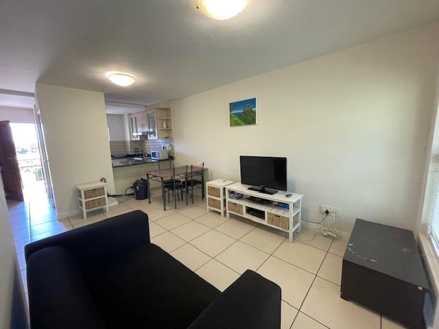 To Let 1 Bedroom Property for Rent in Sea Point Western Cape